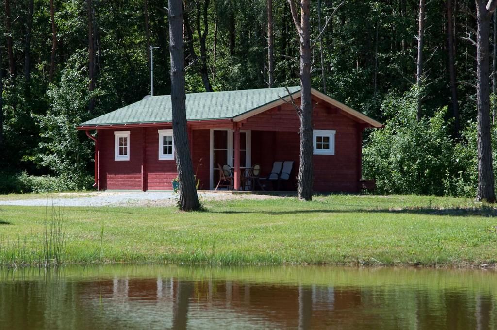 Комплексы для отдыха с коттеджами/бунгало Tehumardi Camping Сальме